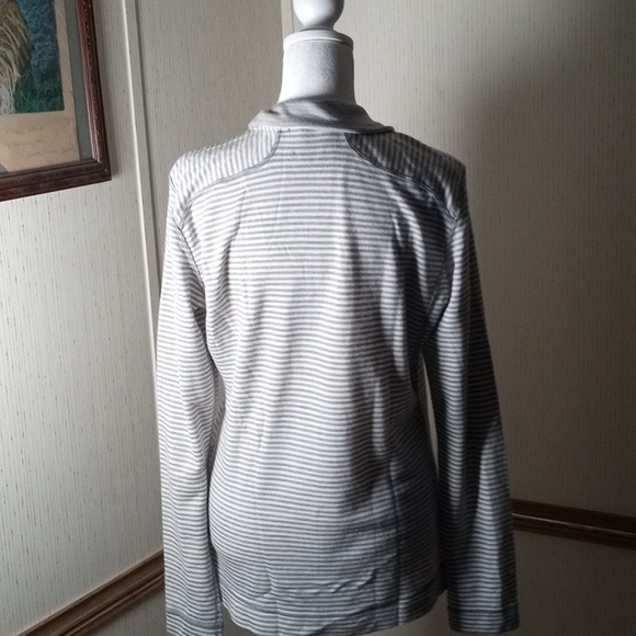 Smartwool Women's Gray and White Striped Zip-Neck Sweater - Picture 5 of 6